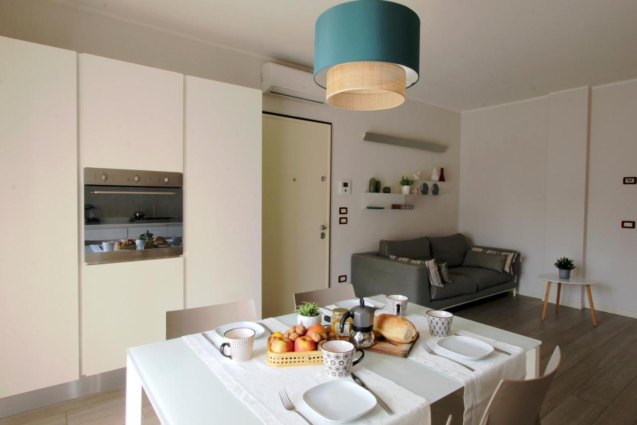 Appartement La Casa Di Cele à Desenzano del Garda Extérieur photo